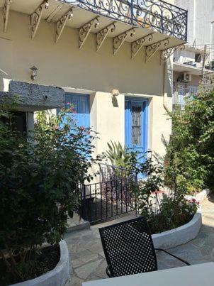The -300 -A Centrally Located Heritage Home Sparta Exterior photo